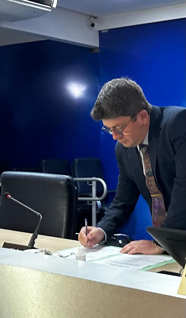 Flavinho toma posse para segundo mandato e é eleito vice-presidente da Câmara