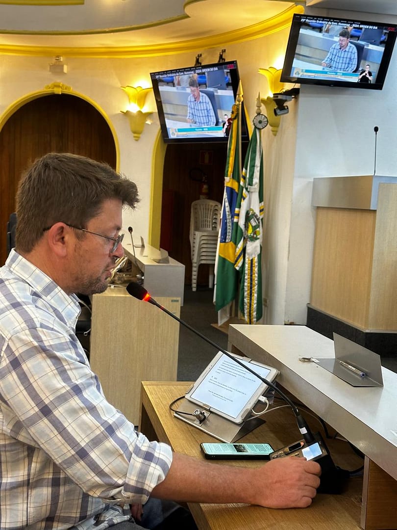 Flavinho quer informações sobre utilização de mais de 8 milhões de reais em emendas parlamentares conquistadas pelo seu gabinete
