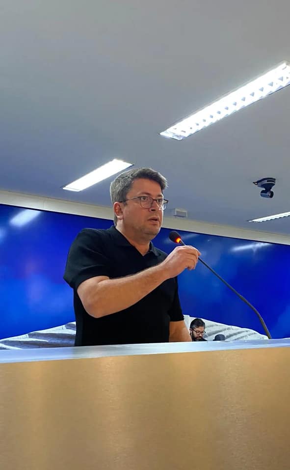 Flavinho questiona a real situação da dívida da Prefeitura com fornecedores , prestadores de serviço e locatários