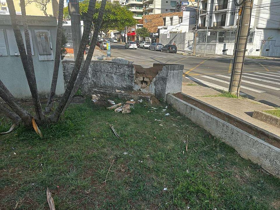Indicação pede melhorias na estrutura do prédio