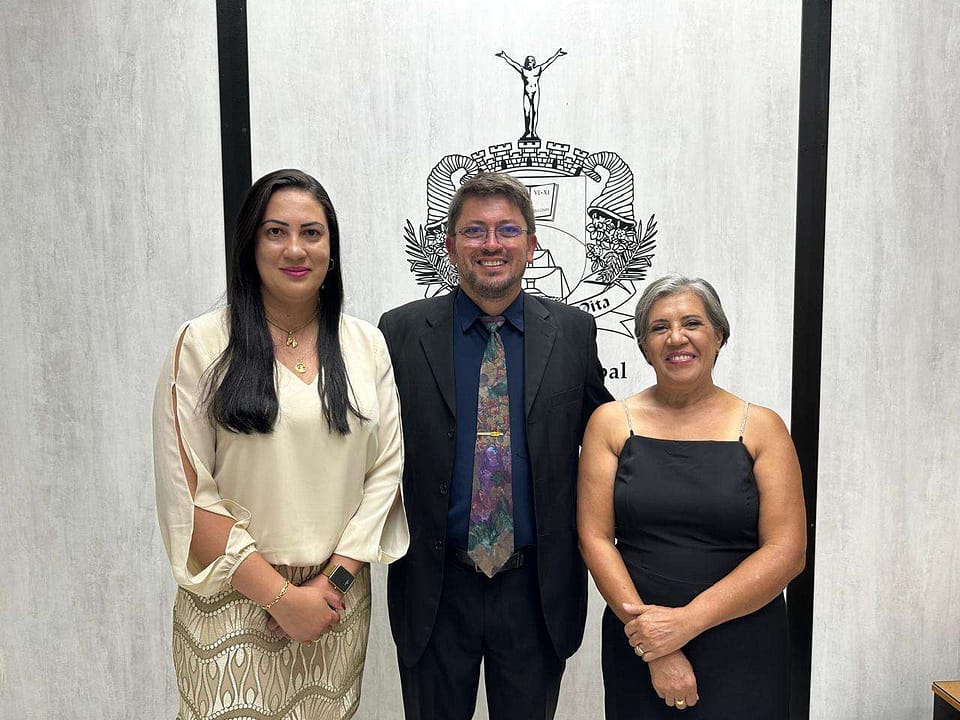 Flavinho homenageia Ísis Alves e Francisca Loro